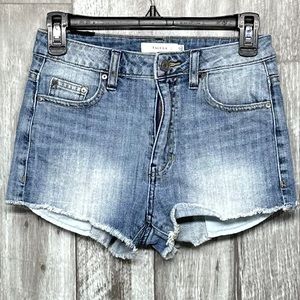 ⭐️Aritzia Talula Cutoff Denim Shorts [C45]